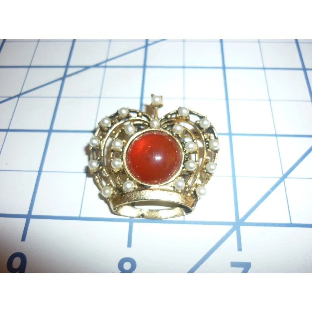 Vintage Mid Century Red Jelly Belly‎ Crown Brooch Pin Faux Pearl Gold Tone
